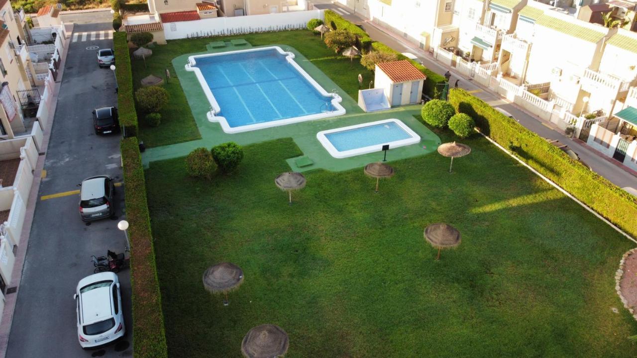 Holiday House Torrevieja Exterior photo